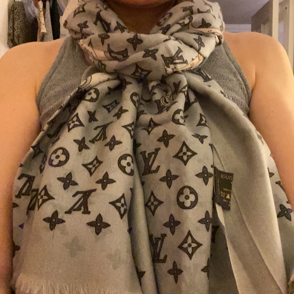 Louis Vuitton scarf in nice gray collar, 100% cashmere. - Picture 5 of 7